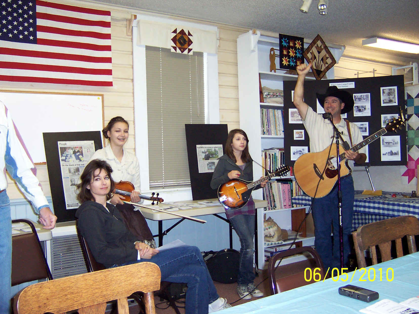 Taylor Rose 1.JPG (609195 bytes)